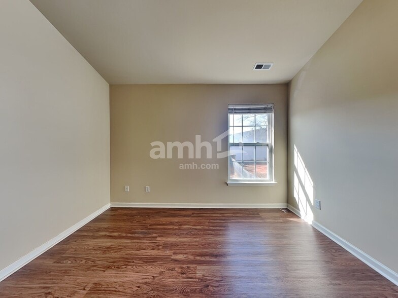 Building Photo - 4 Comesee Ct