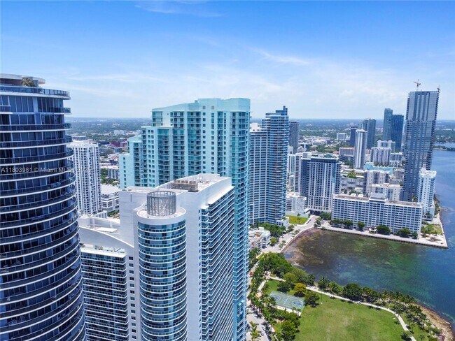 Building Photo - 1717 N Bayshore Dr