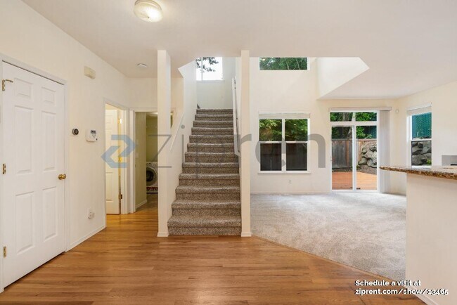 Building Photo - 15150 NE 8th Pl