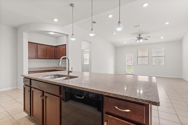 Building Photo - 2124 Hat Bender Lp