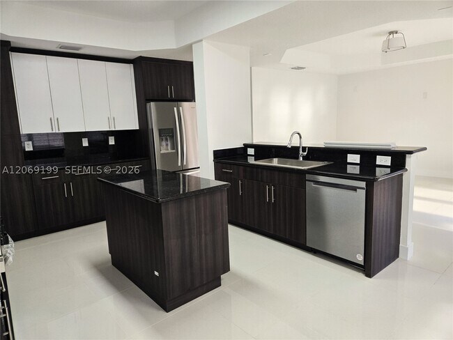 Building Photo - 3124 SW 154th Pl