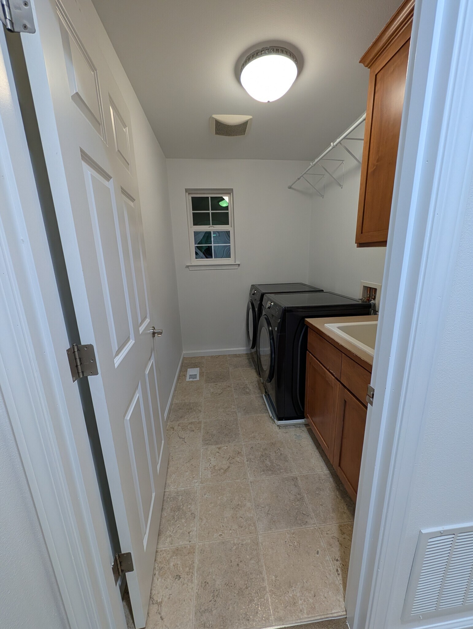 Building Photo - 19031 Waxen Rd