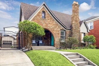 Building Photo - 1935 W McKinney St