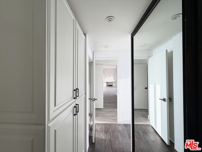 Building Photo - 17366 Sunset Blvd