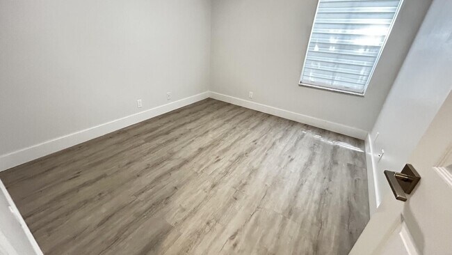 Building Photo - 4293 Laurel Ridge Cir