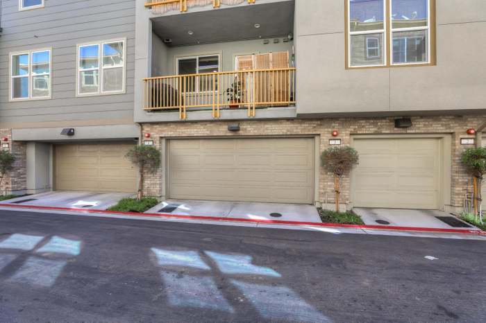 Building Photo - 2418 Stearman Ln