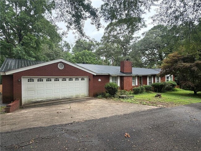 Building Photo - 2580 Buford Dam Rd