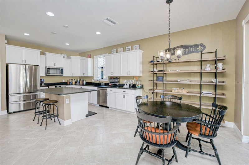 Building Photo - 2600 Sherman Oak Dr