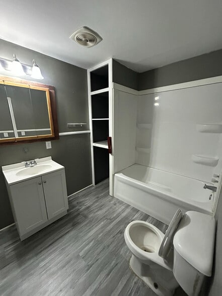 Building Photo - 35 5th Ave NE