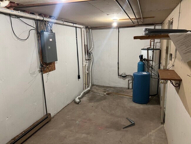 Building Photo - 1361 Field Ct