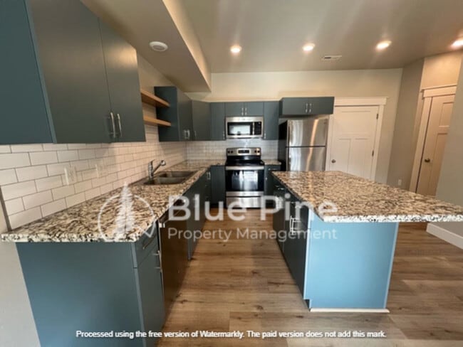 Building Photo - 359 N 3rd West St