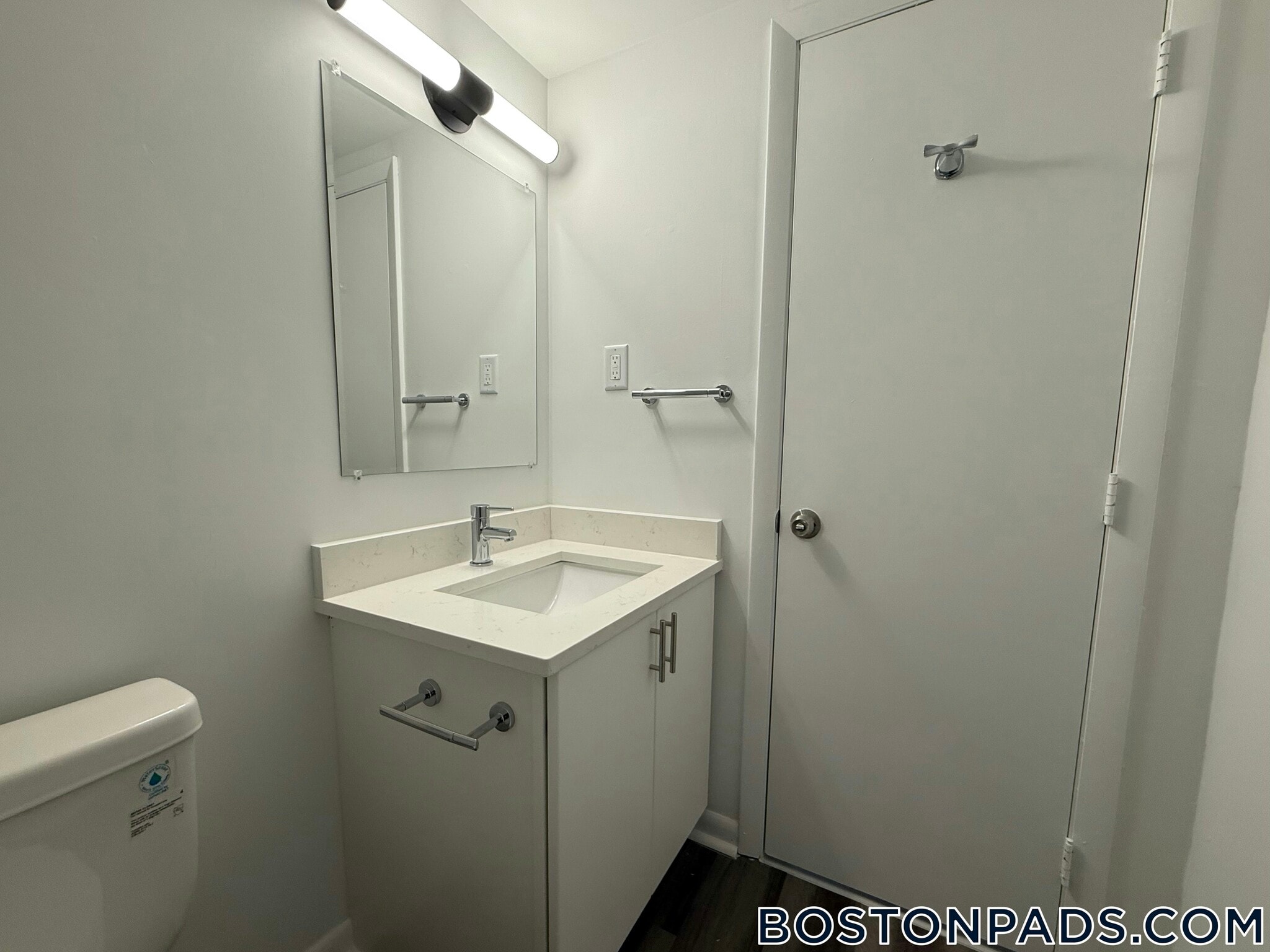 Building Photo - 53 Hill Rd