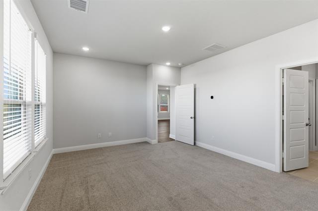 Building Photo - 2020 Beeflower St