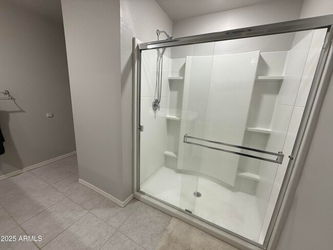 Building Photo - 6014 E Helios Dr