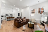 Building Photo - 1941 W Augusta Blvd