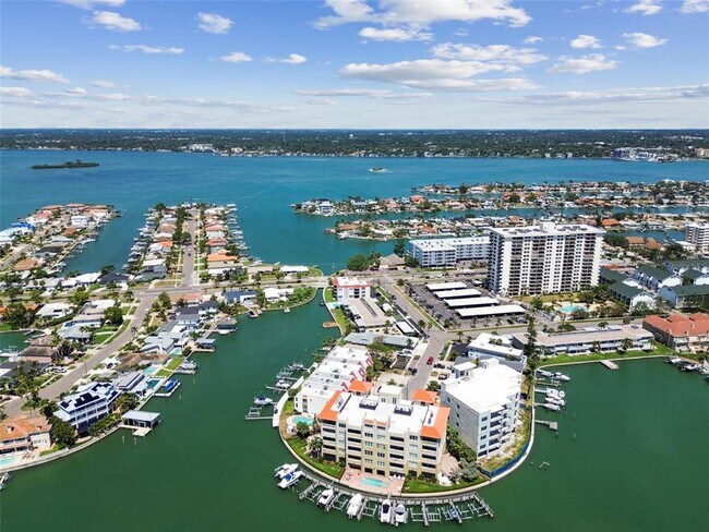 Building Photo - 200 Skiff Point
