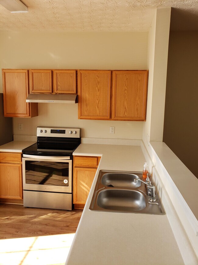 Building Photo - 103 Timber Ridge Dr