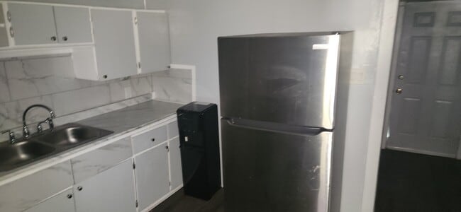 Building Photo - 301 E Bay St