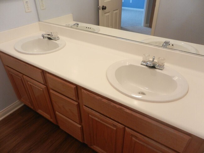 Building Photo - 3211 Rancho Quartillo