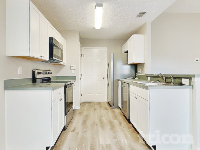 Building Photo - 4543 Deer Valley Dr