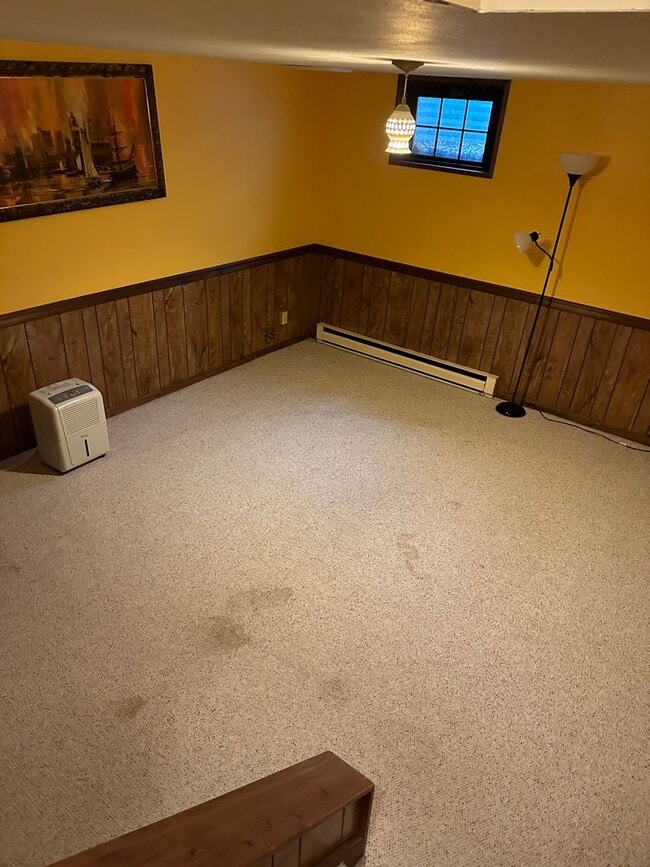 Building Photo - Spacious State College townhouse available August!