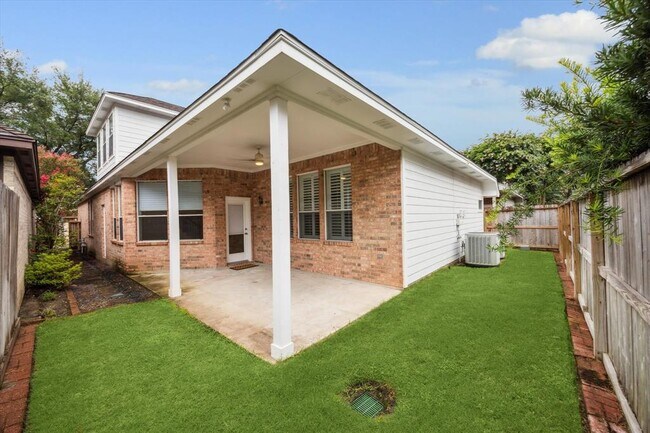 Building Photo - 1215 Campton Ct
