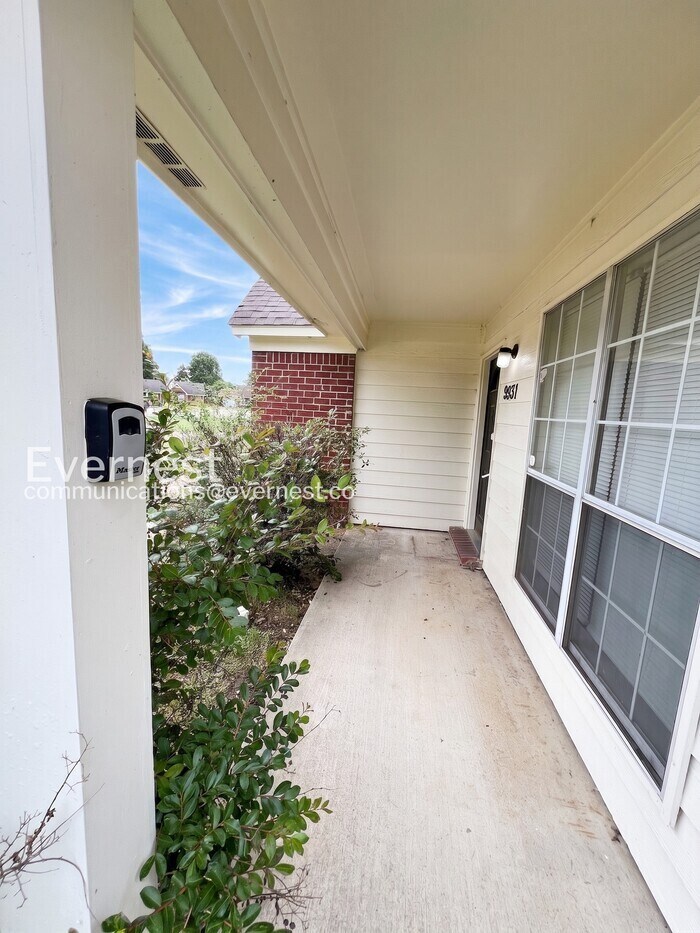 Building Photo - 9931 Adina Cove