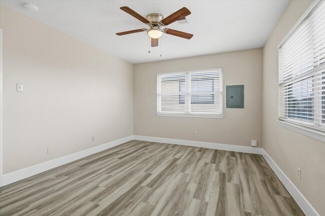 Building Photo - 505 Pompano St