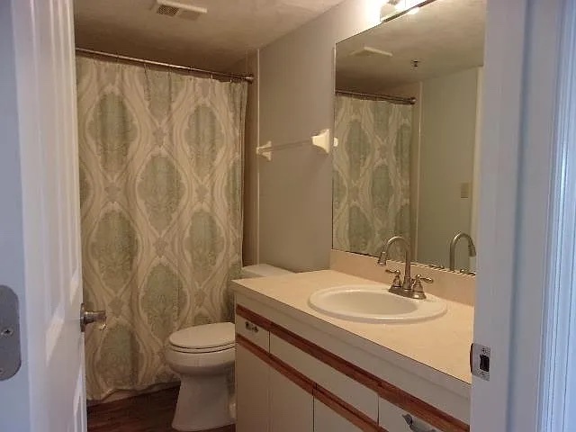 Building Photo - 464 Bouchelle Dr