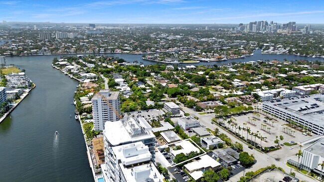 Building Photo - 915 Intracoastal Dr