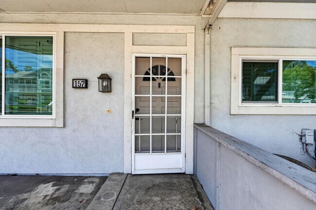 Building Photo - Spacious 2 Bed, 2 Bath Condo in Desirable Northwood
