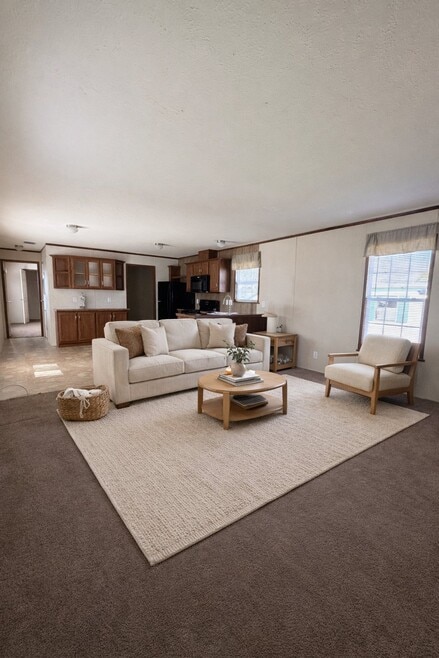 Building Photo - 220 Lakeshore Cir