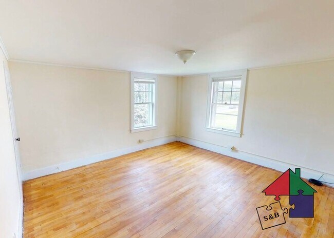 Building Photo - 858 S Barre Rd