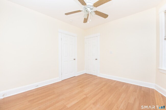 Building Photo - 157 Sage Ave