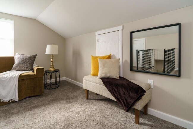 Building Photo - 2220 Sale Rd