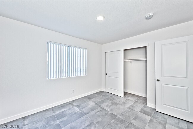 Building Photo - 1870 Nebula Dr