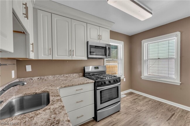 Building Photo - 4610 Yorkshire Ave