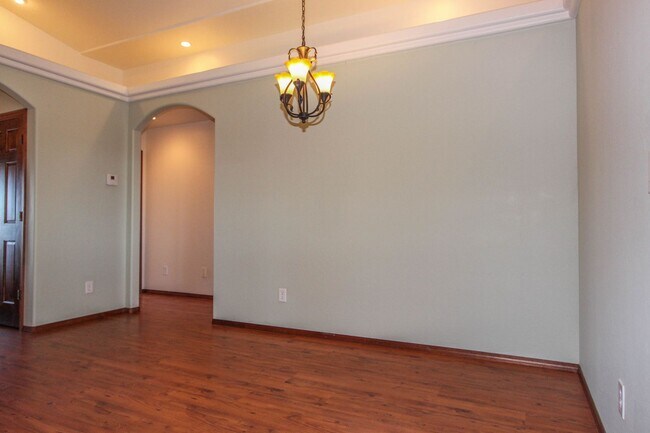 Building Photo - 3 Bedroom Home on 2.5 acres in Chino Valley