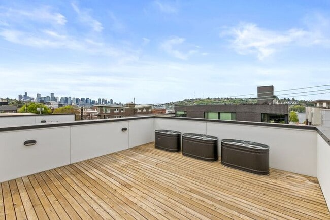 Building Photo - ULTRA-MODERN Townhome w/AC and Views in the Heart of Eastlake!