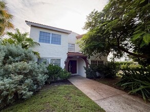 Building Photo - 1212 N Palmway