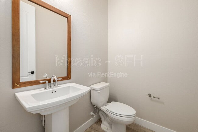 Building Photo - 10627 E Tumbleweed Ave