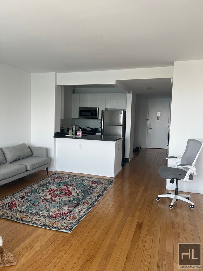 CENTER BOULEVARD 4545 Center Blvd Queens NY 11101 Apartment Finder