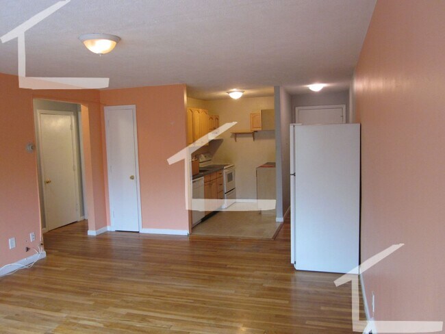 Building Photo - Nice 2 bed in Allston