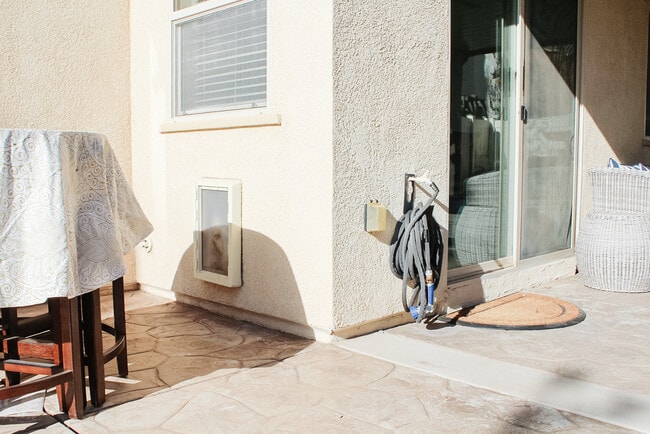 Building Photo - 34213 Parkside Dr