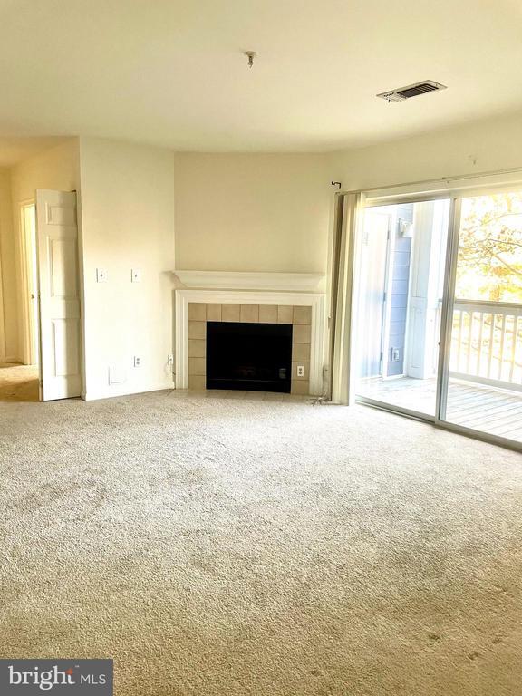 Building Photo - 20292 Beechwood Terrace