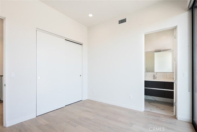 Building Photo - 1618 Amherst Ave