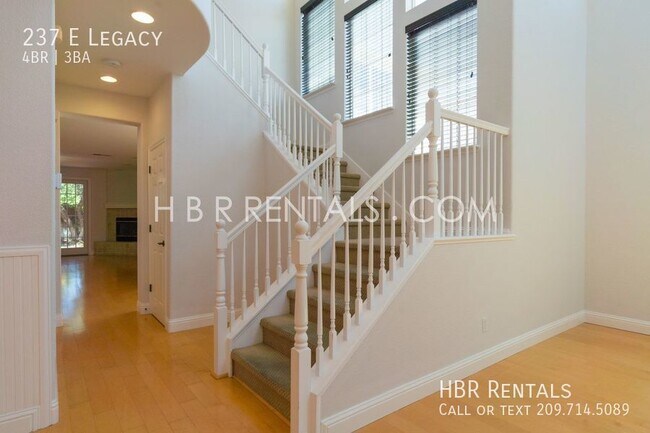 Building Photo - WICKLUND Village 4 Bedroom Home - Gated Dr...