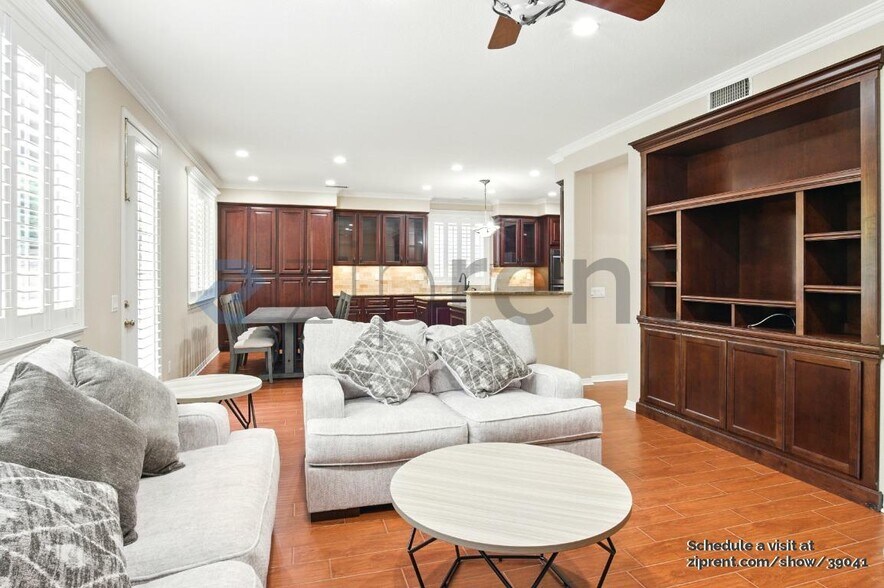 Building Photo - 16766 Tamarind Ct