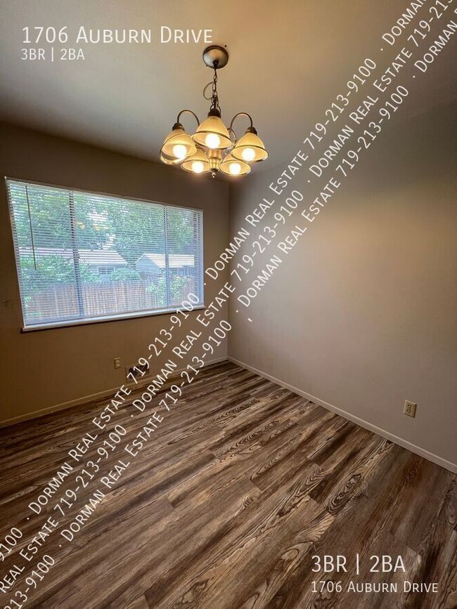 Building Photo - 1706 Auburn Dr