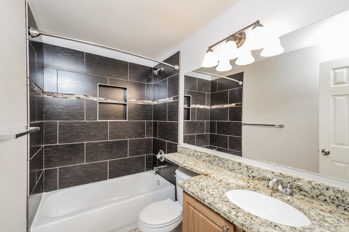 Building Photo - 13939 Harrison Dr